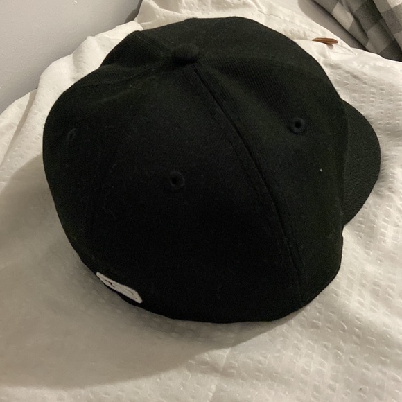 L.A Dodgers New Era Logo White 59FIFTY Fitted Hat - Black - Picture 6 of 6